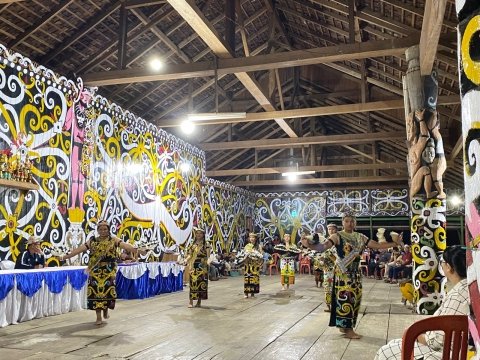 Penampilan Tarian Datun Julut Kategori Remaja Putr